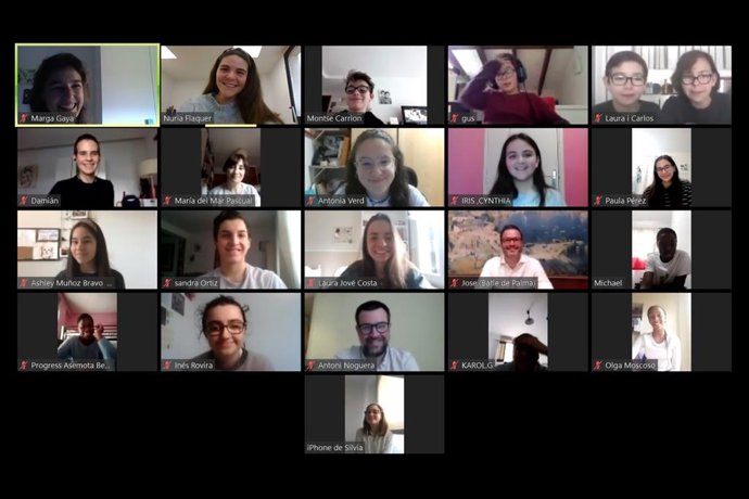 El alcalde José Hila durante la reunión con el Consell de la Infancia de Palma