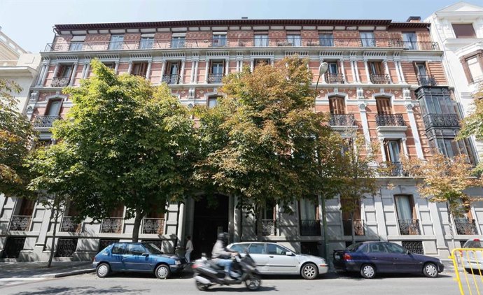 Fachada edificio de la calle General Castaño Madrid