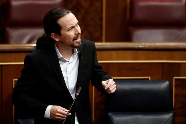 El vicepresidente segundo y ministro de Derechos Sociales, Pablo Iglesias, durante el pleno celebrado este miércoles en el Congreso, donde el gobierno expone los resultados de los últimos consejos europeos y los motivos por los que solicita una nueva prór