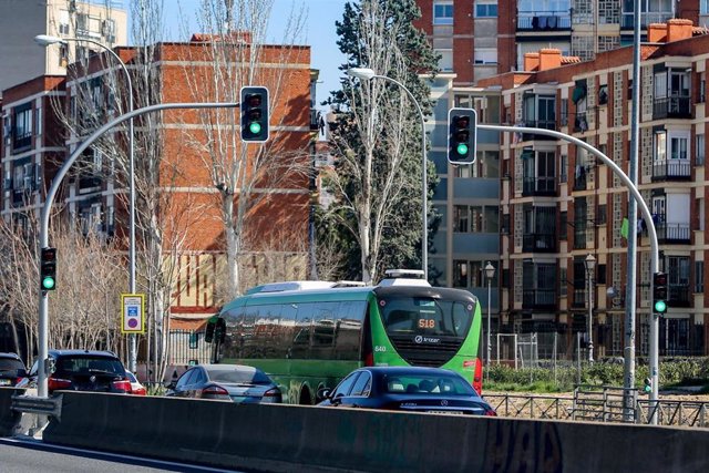 Semáforos en la A5