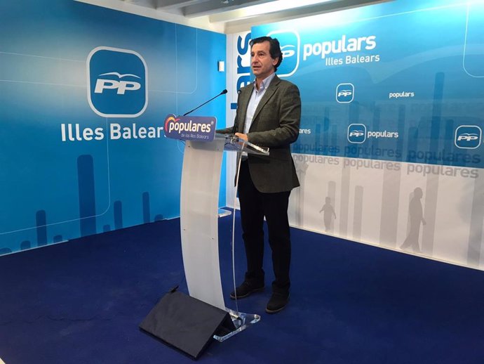 El líder del PP en Baleares, Biel Company, en una rueda de prensa. 