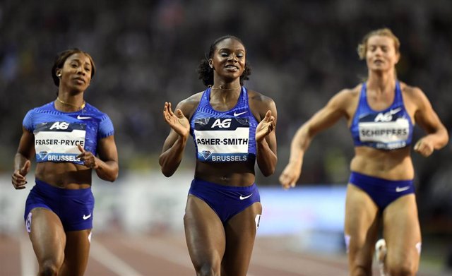 La jamaicana Shelly-Ann Fraser-Pryce celebra su victoria en los 100 metros de la prueba de Bruselas de la Liga Diamante 2019