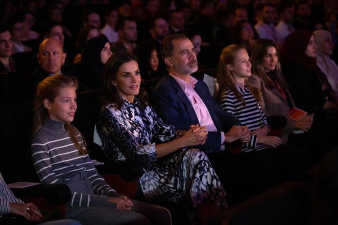 La Infanta Sofía; la Reina Letizia; el Rey Felipe VI; y la Princesa Leonor, durante la inauguración de la jornada 'El talento atrae el talento' en el X aniversario de la Fundació Princesa de Girona, en Barcelona, a 5 de noviembre de 2019.