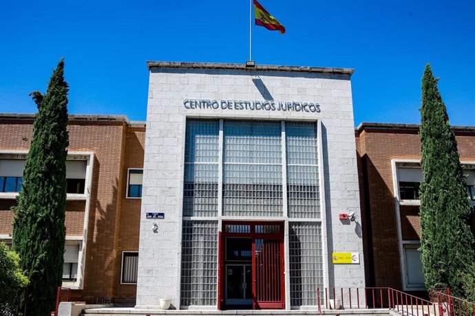 Imagen de la fachada del edificio del Centro de Estudios Jurídicos en Madrid adscrito al Ministerio de Justicia.
