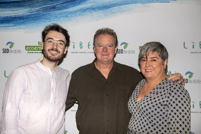 El humorista uan Luís Cano, el youtuber José Luis Crespo (QuantumFracture) y la presidenta de la Asociación Española de Basuras Marinas (AEBAM), Pilar Zorzo, participarán en 'Charlas contra la Basuraleza' el 29 de abril