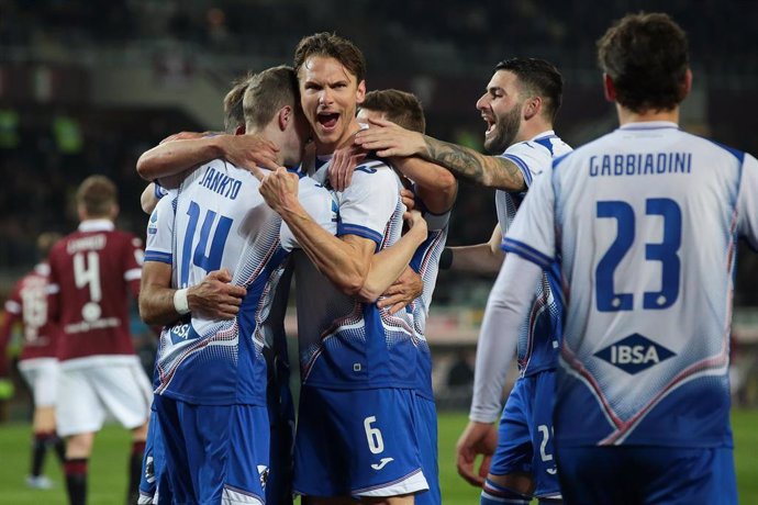 Varios jugadores de la Sampdoria celebran un gol.