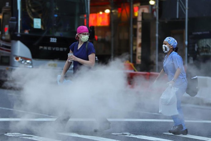 Trabajadores sanitarios en Nueva York durante la pandemia del coronavirus. 