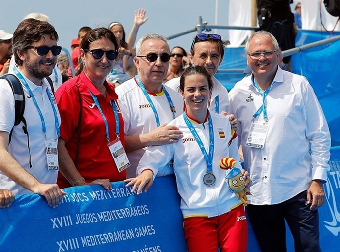 La triatleta Anna Godoy, junto al presidente del COE, Alejandro Blanco, y la presidenta de la ITU, Marisol Casado, en los Juegos Mediterráneos de Tarragona 2018