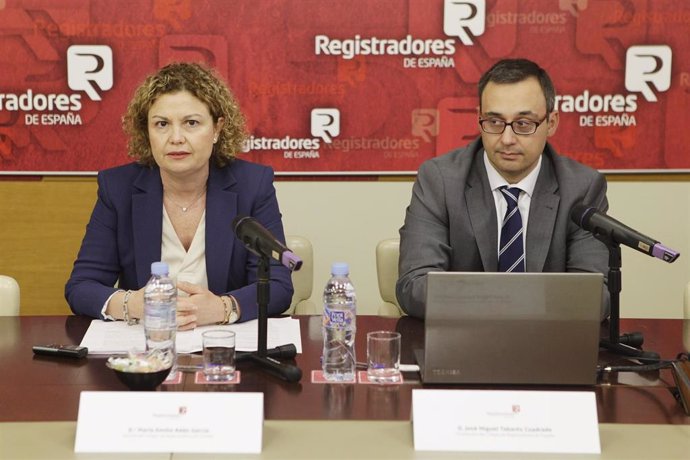    El Colegio de Registradores de España ha presentado una nueva herramienta contra el blanqueo de capitales y la financiación del terrorismo, el Registro de Titularidades Reales, que responde a la transposición de la directiva europea aprobada el pasad