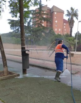 El Ayuntamiento de Cáceres refuerza la desinfección en los barrios donde hay más niños
