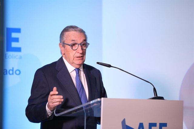 El presidente de la Comisión Nacional de los Mercados y la Competencia (CNMC), José María Marín Quemada, durante su intervención en la inauguración de la jornada 'La eólica y el Mercado 2020', organizada por la Asociación Empresarial Eólica (AEE), en Madr