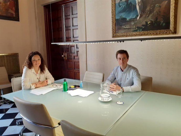 Reunión entre la presidenta del Consell, Catalina Cladera, y el portavoz del PP, Lloren Galmés, para tratar los pactos de reconstrucción por la crisis del COVID.