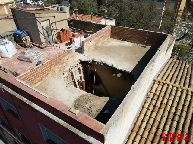 Enfonsament d'un sostre a Vilafranca del Penedès