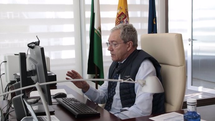 El consejero de Economía, Rogelio Velasco, en una imagen de archivo durante una videoconferencia. 