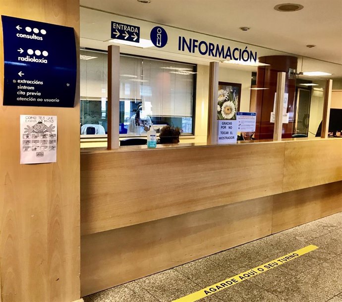 Mampara de seguridad instalada en el punto de Información del Hospital Montecelo.