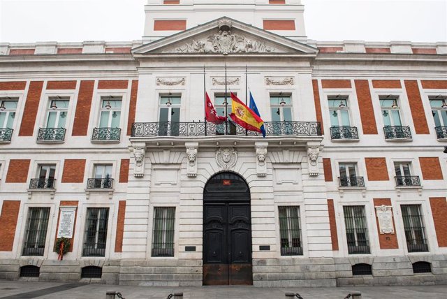 Fachada de la Real Casa de Correos, sede de la Comunidad de Madrid