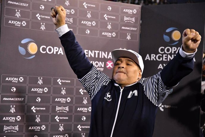El técnico de Gimnasia Diego Armando Maradona