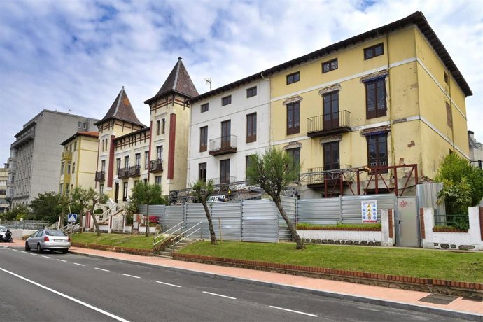 Edificios de Los Castros que se transformarán en un hotel