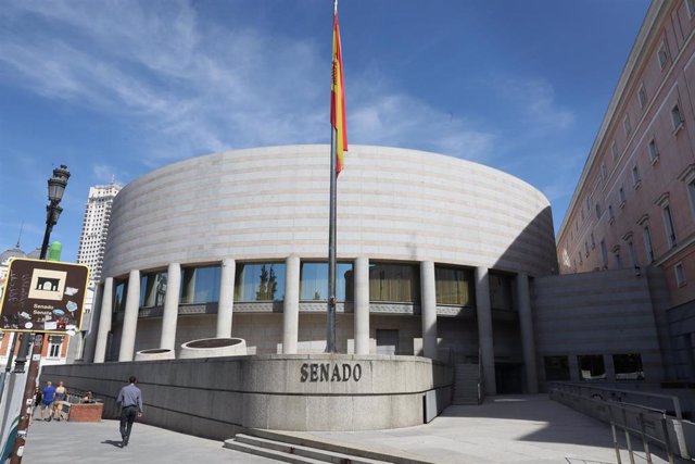 Fachada exterior del edificio del Senado en Madrid.