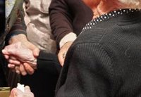 Las residencias gallegas mantienen 778 usuarios infectados y se registran 5 altas entre trabajadores