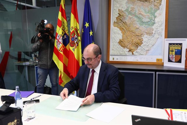 El Presidente de Aragón, Javier Lambán, participa en la videoconferencia de presidentes autonómicos con Pedro Sánchez por el coronavirus