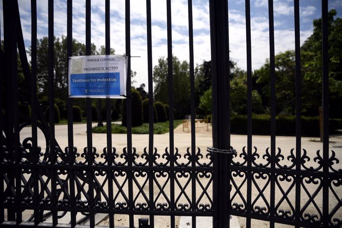 Puerta del Parque del Retiro el mismo día en el que el Ayuntamiento de Madrid