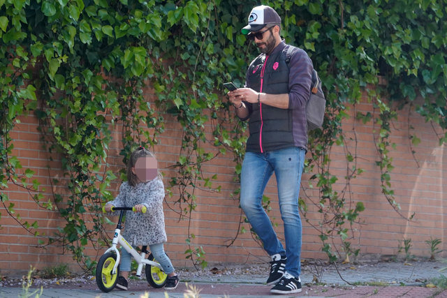 Roberto Leal con su hija Lola