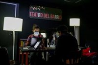 El Teatro del Barrio se reconvierte en sede del banco de alimentos para atender a familias de Lavapiés