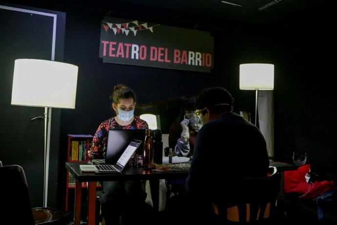 Cvirus.- El Teatro del Barrio se reconvierte en sede del banco de alimentos para