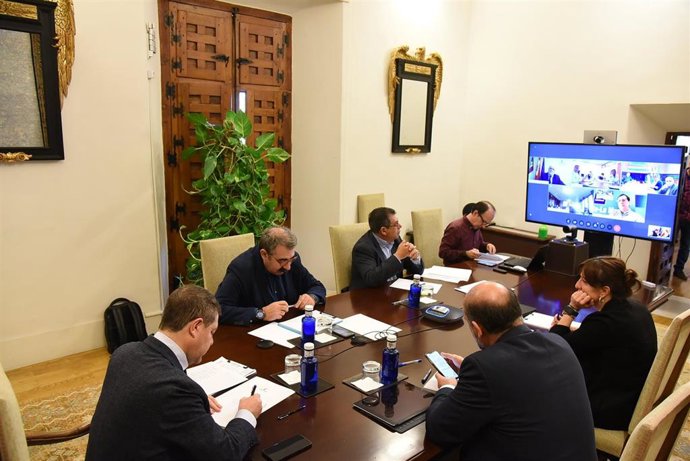 Reunión del Gobierno regional con los delegados provinciales de la Junta