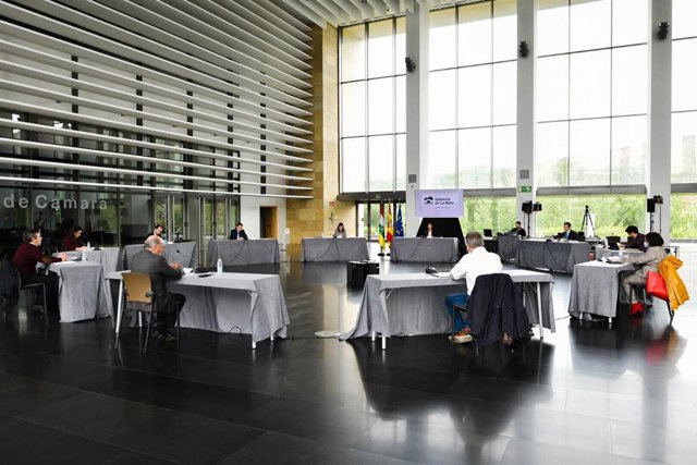 Reunión de la Mesa Regional para la reconstrucción presidida por la jefa del Ejecutivo riojano, Concha Andreu