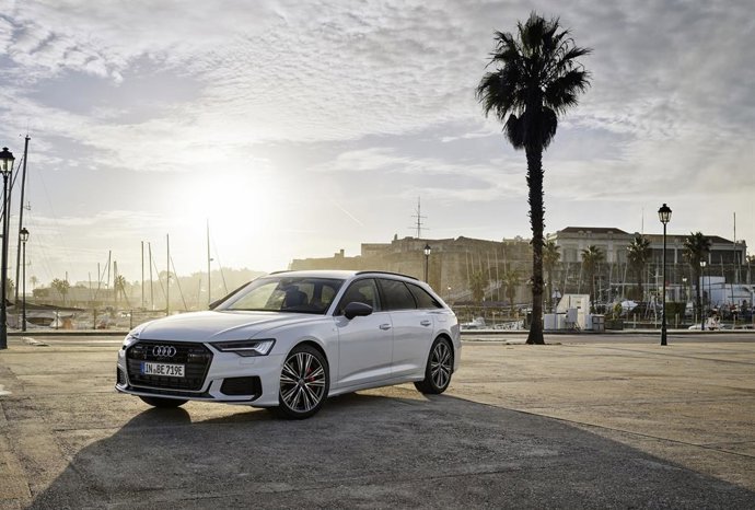 El nuevo Audi A6 Avant TFSIe quattro híbrido enchufable.