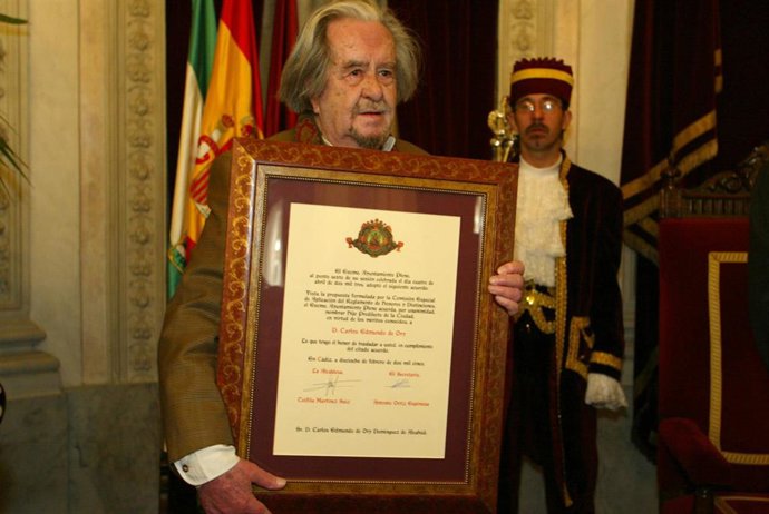 Carlos Edmundo de Ory, en su nombramiento como Hijo Predilecto de Cádiz