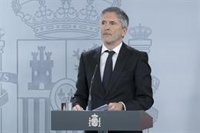 Marlaska recomienda a Iglesias usar mascarilla si no puede mantener el distanciamiento social