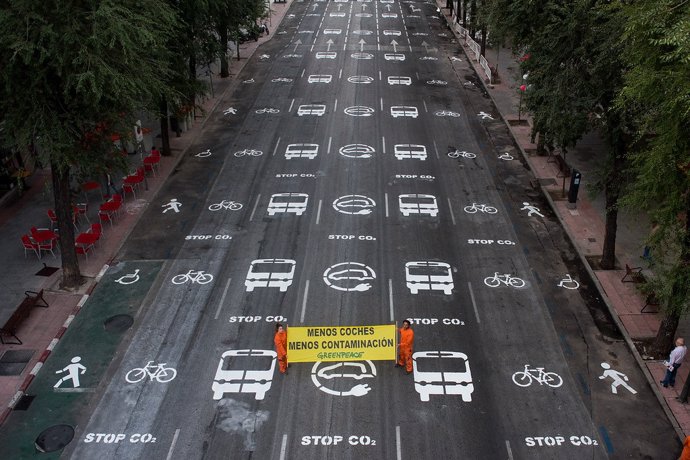 Greenpeace reclama cambios en la movilidad que den más espacio al ciudadano en el desconfinamiento.