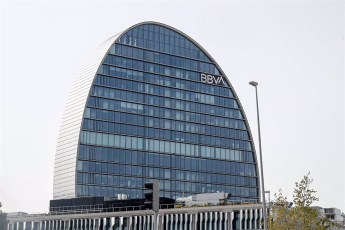 La Ciudad BBVA, compuesta por siete edificios que alberga la nueva sede de la entidad bancaria española Banco Bilbao Vizcaya Argentaria, dos días después de que el Consejo de Ministros haya aprobado una moratoria en el pago de las hipotecas de la primer