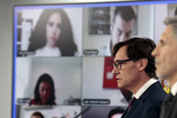 Sanidad estudia fijar franjas horarias para las salidas a la calle a partir del sábado