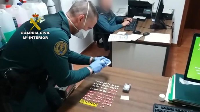 Remitiendo Np Opc Huelva "La Guardia Civil Interviene 122 Dosis De Cocaína En La Localidad De Isla Cristina"