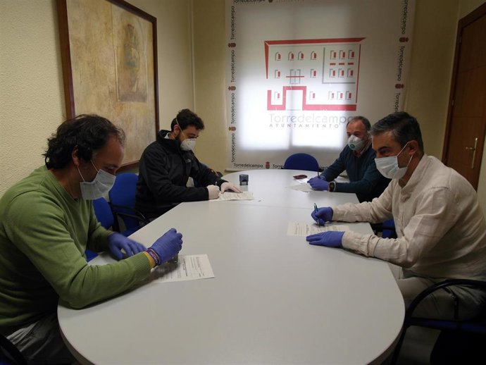 Firma del acta de comprobación y replanteo y de la autorización del inicio de estas obras en el castillo del Berrueco