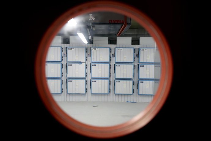 Cámaras funerarias en el edificio conocido como El Dónut, puesto a disposición de las autoridades sanitarias por la Comunidad como nueva morgue provisional en las instalaciones de la Ciudad de la Justicia para acoger fallecidos por el coronavirus.