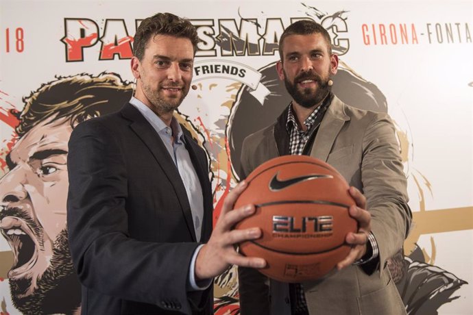 Los jugadores de baloncesto Pau y Marc Gasol en 'Pau Vs Marc'