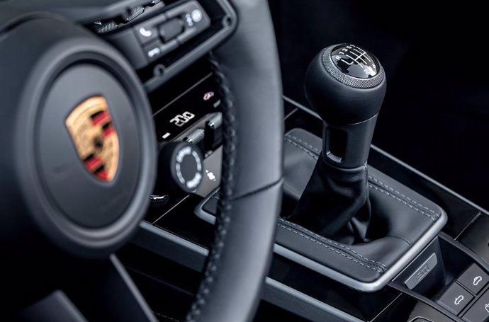 Palanca de cambios manual de Porsche de siete velocidades.
