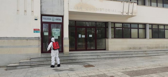 Labores de desinfección de la Armada en San José del Valle