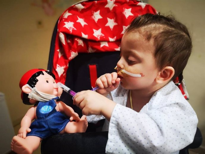 Victor, un niño de Barcelona trasplantado de seis órganos en el Hospital La Paz