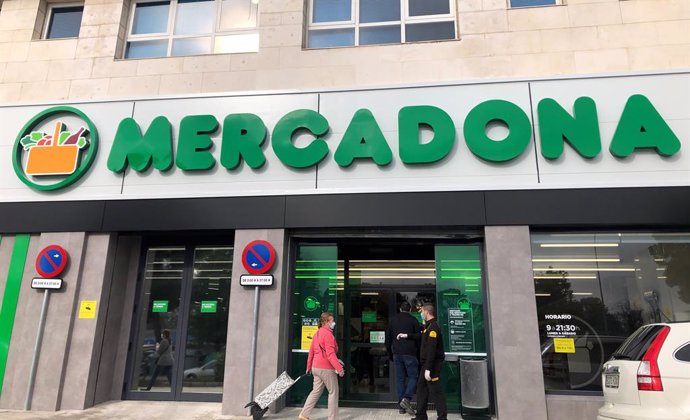 Sevilla.- Mercadona reabre su supermercado de la calle José García Díaz de la ca