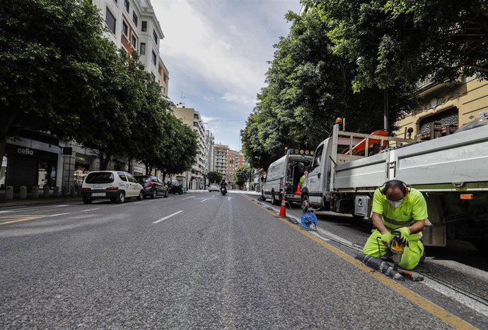 Trabajos para la remodelación de la calle Colón de Valncia a partir de la próxima peatonalización de la Plaza del Ayuntamiento de la ciudad.  