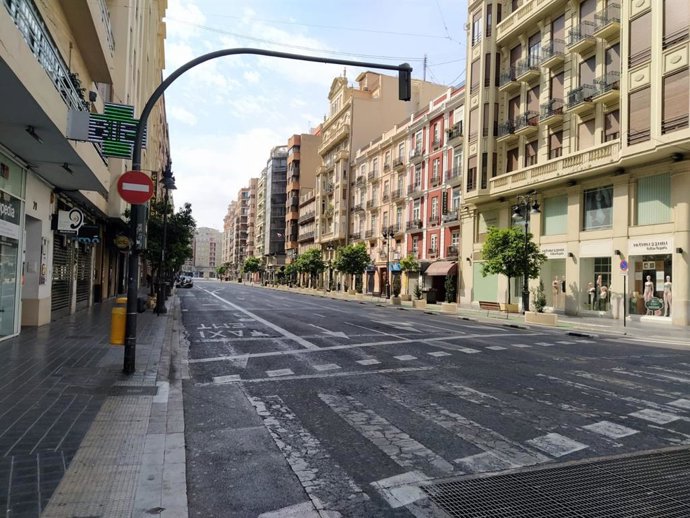 Calle vacía en el centro de Valncia durante el estado de alarma por la pandemia de la Covid-19. 