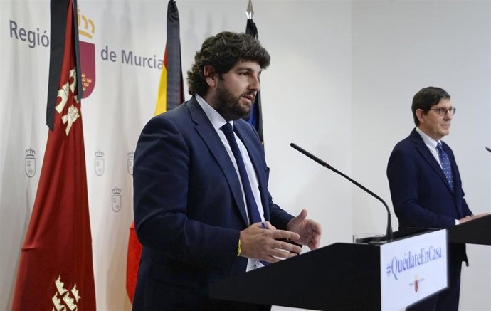 El presidente regional, Fernando López Miras, y el consejero de Salud, Manuel Villegas