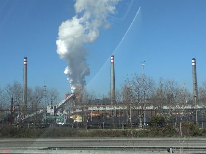 Imagen de la fábrica de ArcelorMittal en el polígono de Tabaza, Asturias.