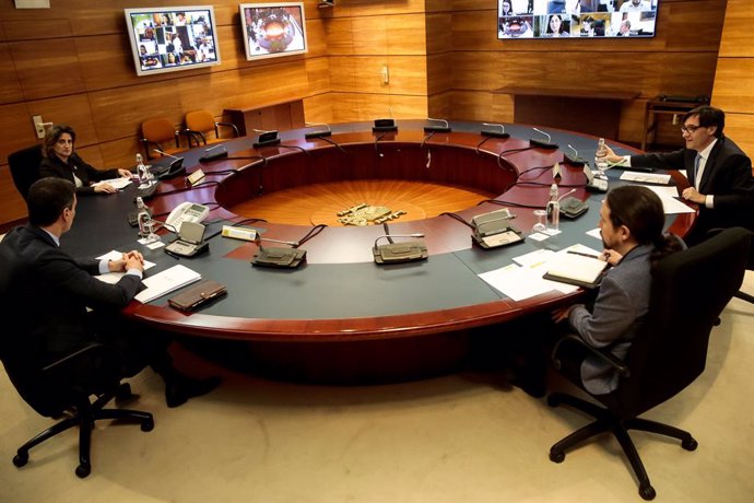 El presidente del Gobierno, Pedro Sánchez, preside el Consejo de Ministros donde han tratados medidas relacionadas con la aprobación del plan de desconfinamiento por la crisis del Covid-19. En Madrid, (España), a 28 de abril de 2020.